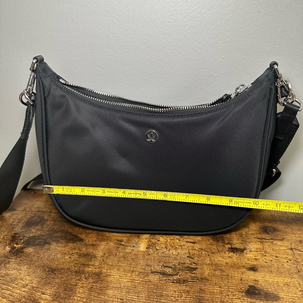 Lululemon City Essentials Small Shoulder Bag - Picture 13 of 14